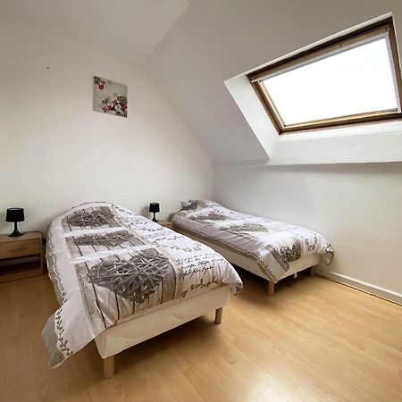 Appartement Tout Confort En Centre-Ville Cosne-Cours-Sur-Loire Exterior foto